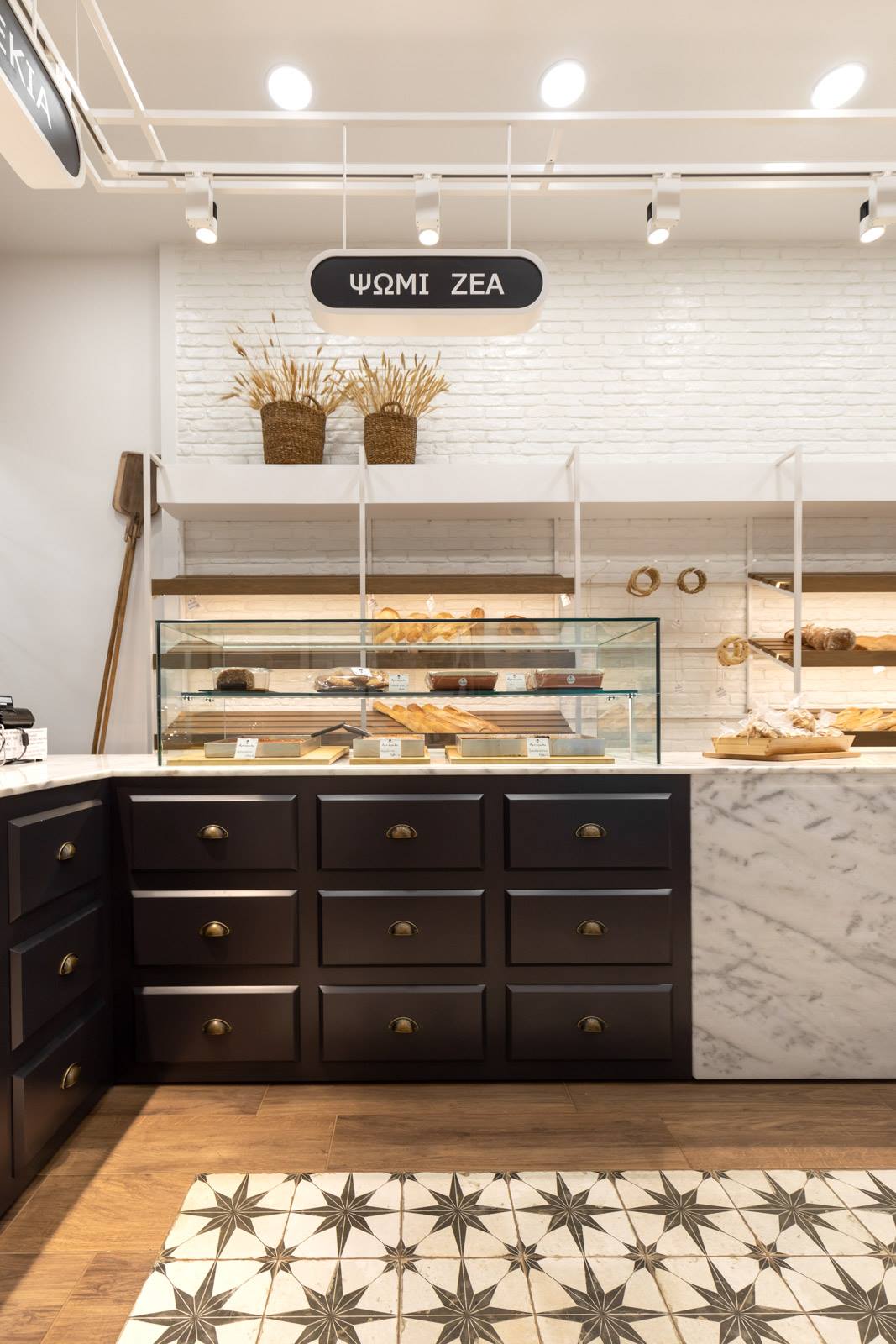 42392832_1904652539571778_3118760999860043776_o