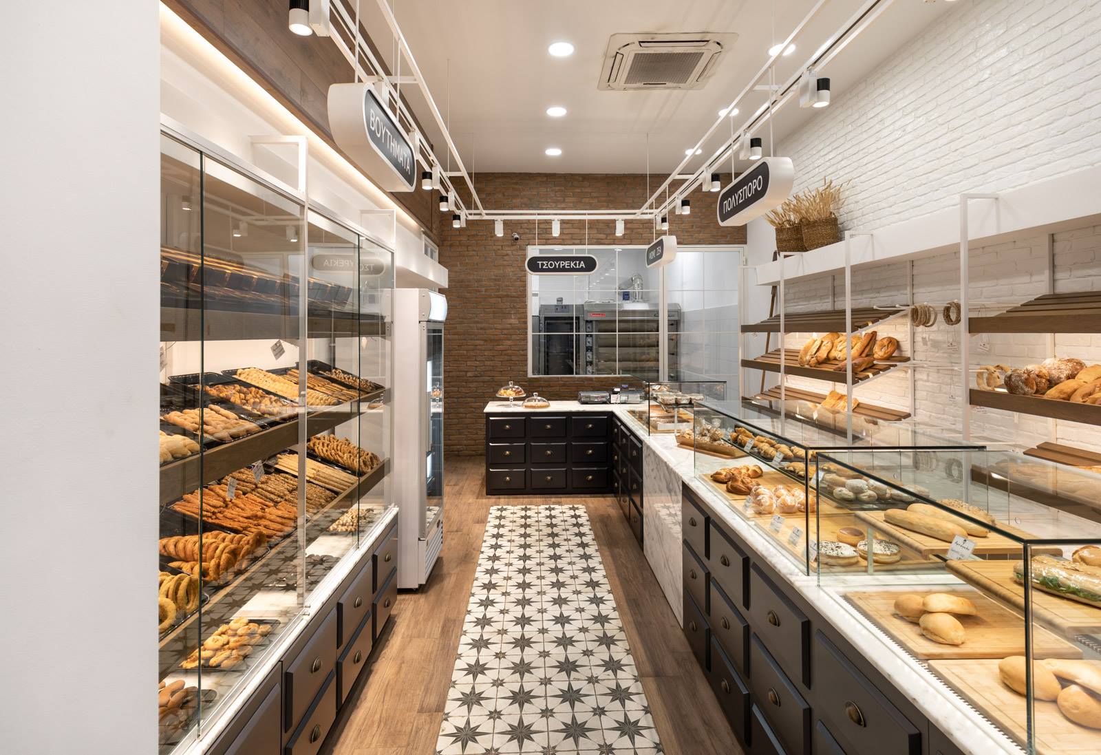 44318072_1904652662905099_7265619346544656384_o