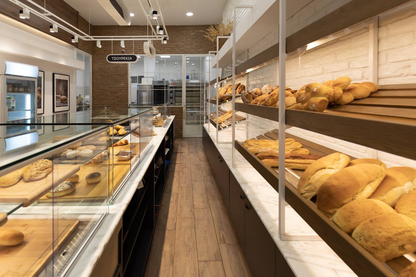 44385721_1904652386238460_8646527602237898752_o